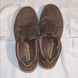 Men’s sketchers slide on loafers. Size 8